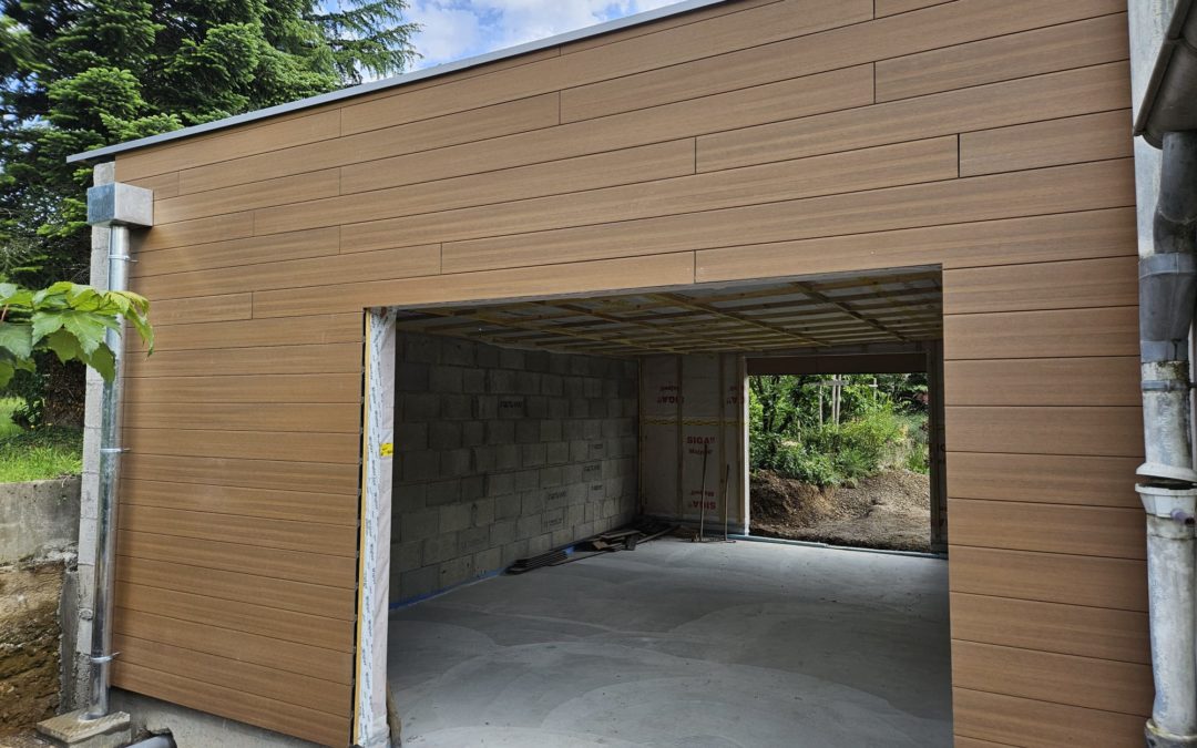 ⚒️ Création d’un garage traversant en ossature bois avec isolation, étanchéité et bardage.